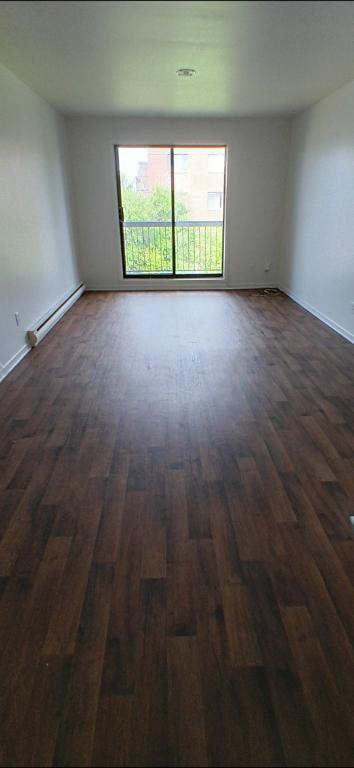 A Valleyfield - Beau , propre et grande 3-1/2, avec balcon prive, LIBRE | 3178662