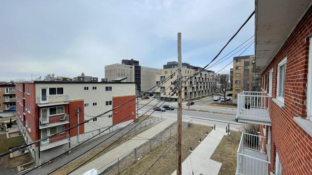 Cession de bail – 3 ½ lumineux au 3e étage (H2P 1X3) | 3183008