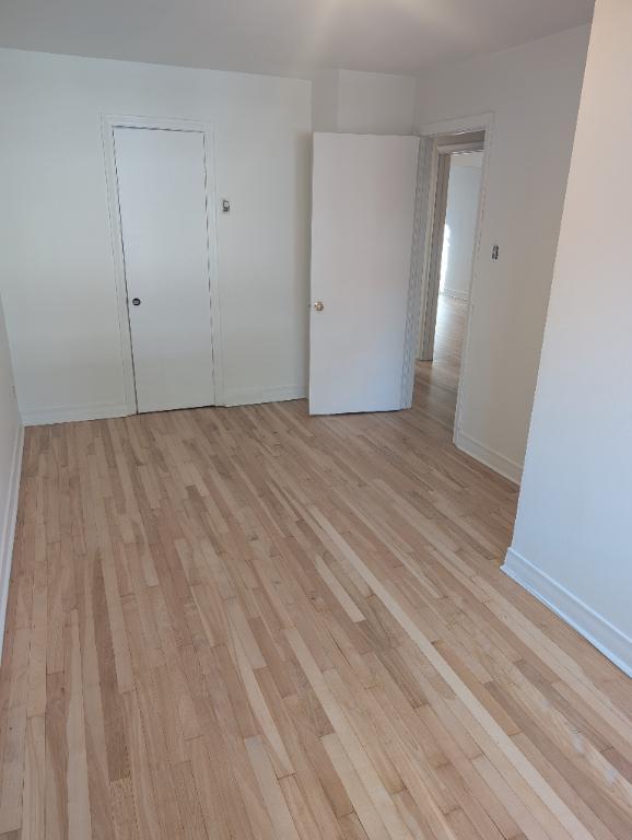 4 1/2 à louer à Lachine, libre immédiatement, proche du canal Lachine et du parc Lasalle. ( 1 place de stationnement privée ) | 3178799