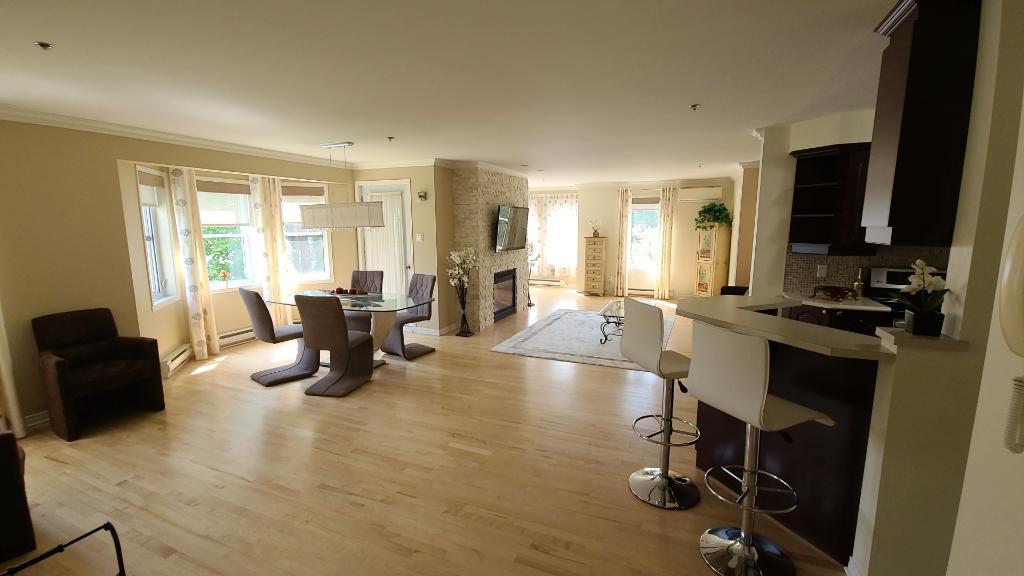 Condo 1275pi² à Ste-Julie : électroménagers, meubles, Borne de recharge, 2 cambres, 1 bureau, 2 salles de bain, cuisine, salle à manger et espace de s | 3178850