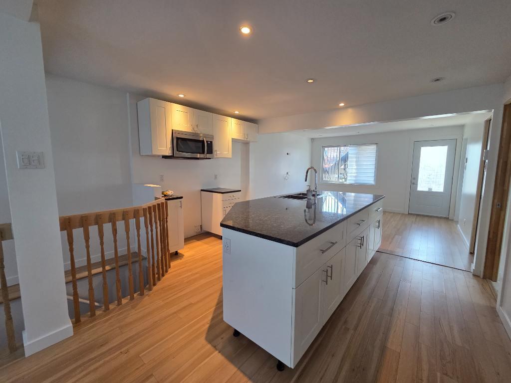 Appartement de 3 chambres et 2 salles de bain | 3178851