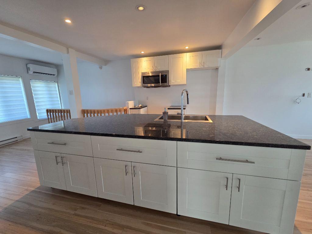 Appartement de 3 chambres et 2 salles de bain | 3178851