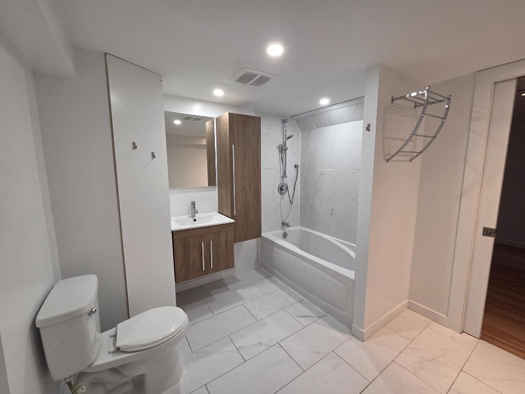 Appartement de 3 chambres et 2 salles de bain | 3178851