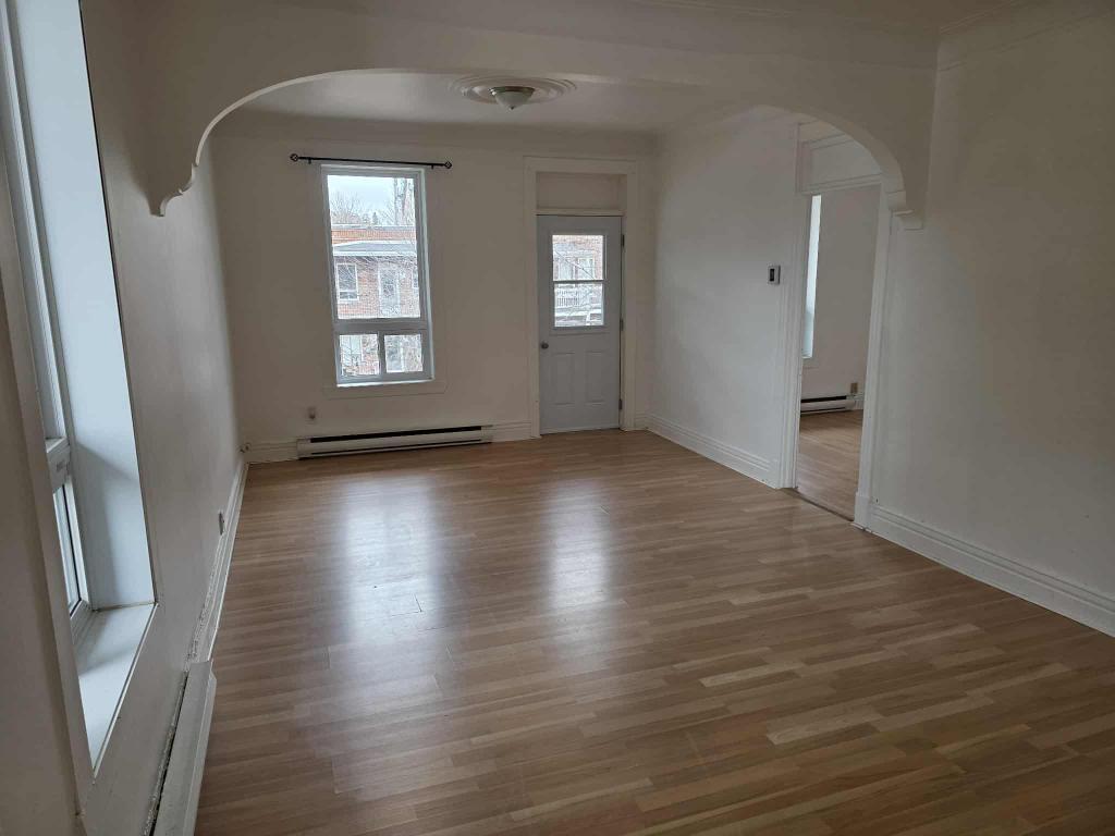 Grand 5 /12 à louer | 3179113