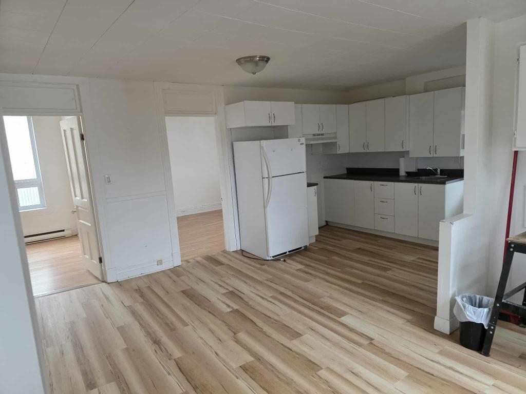 Grand 5 /12 à louer | 3179113