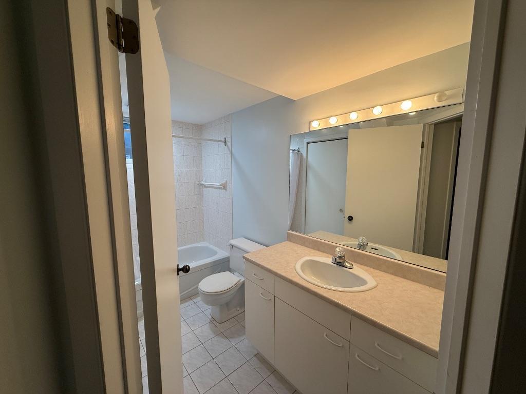 Magique 3 1/2 À Côté Parc Michel Chartrand | 3179121