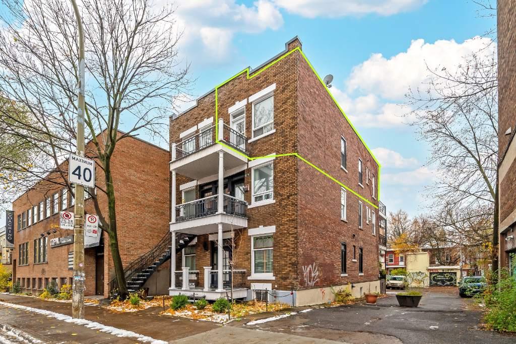 Plateau, petit 4 1/2 de 2 chambres, 1395$ - près de l'avenue Mont-Royal, disponible, coin d'immeuble et dernier étage | 3179168