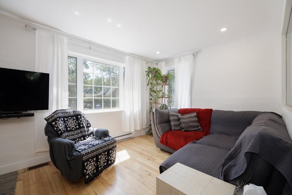 Apartement 5 1/2 (BAS de DUPLEX) | 3179226