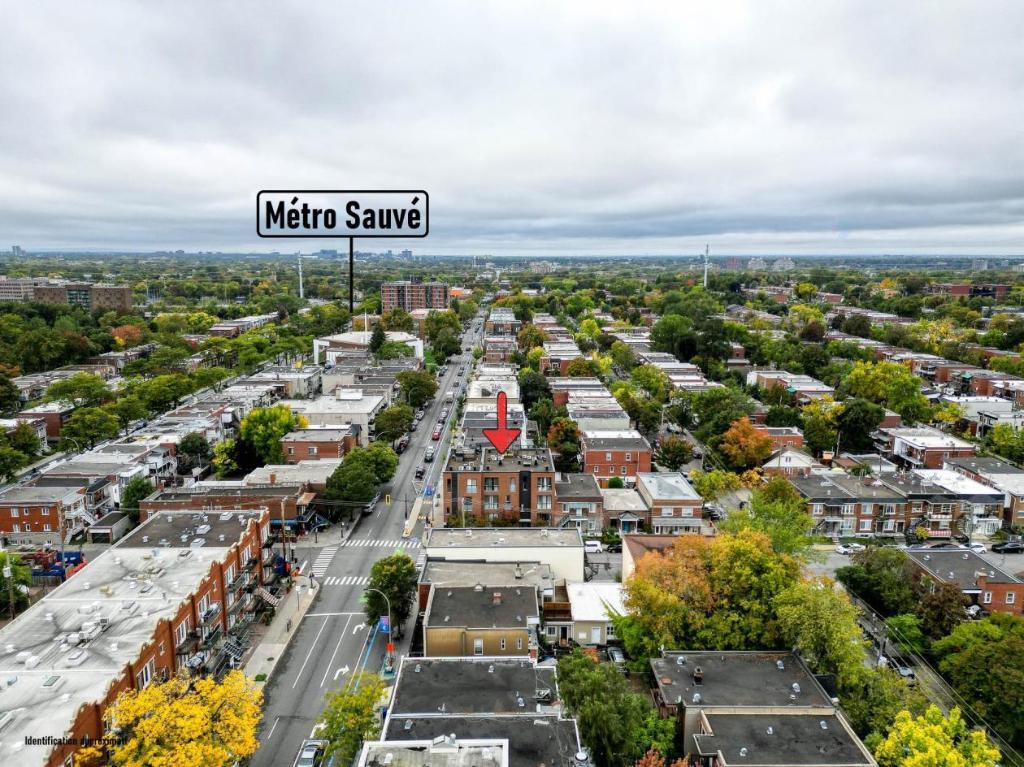 Magnifique 4 1/2 Condo Semi-Meublé avec Terrasse sur le Toit et Vue sur le Mont-Royal – Ahuntsic-Cartierville | 3179235