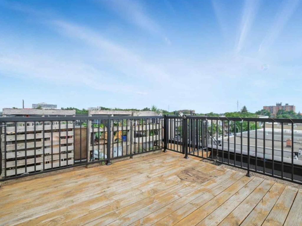Magnifique 4 1/2 Condo Semi-Meublé avec Terrasse sur le Toit et Vue sur le Mont-Royal – Ahuntsic-Cartierville | 3179235