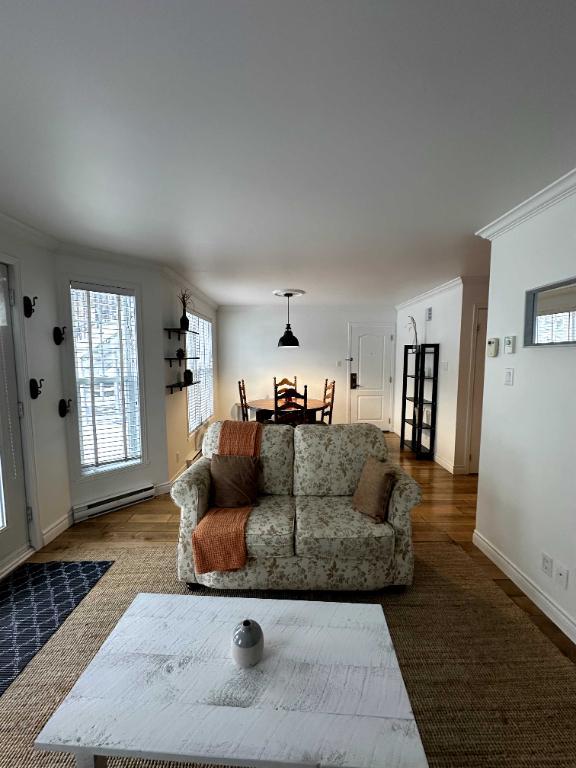 1CH HYDRO INTERNET MEUBLES INCLUS | 3179583