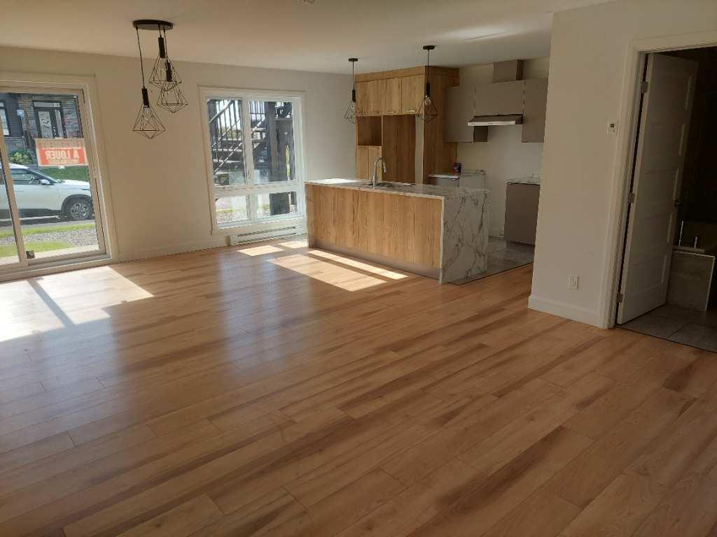 LIBRE Beau 4 1/2 Gratuit fin Nov. $$$$ | 3179909