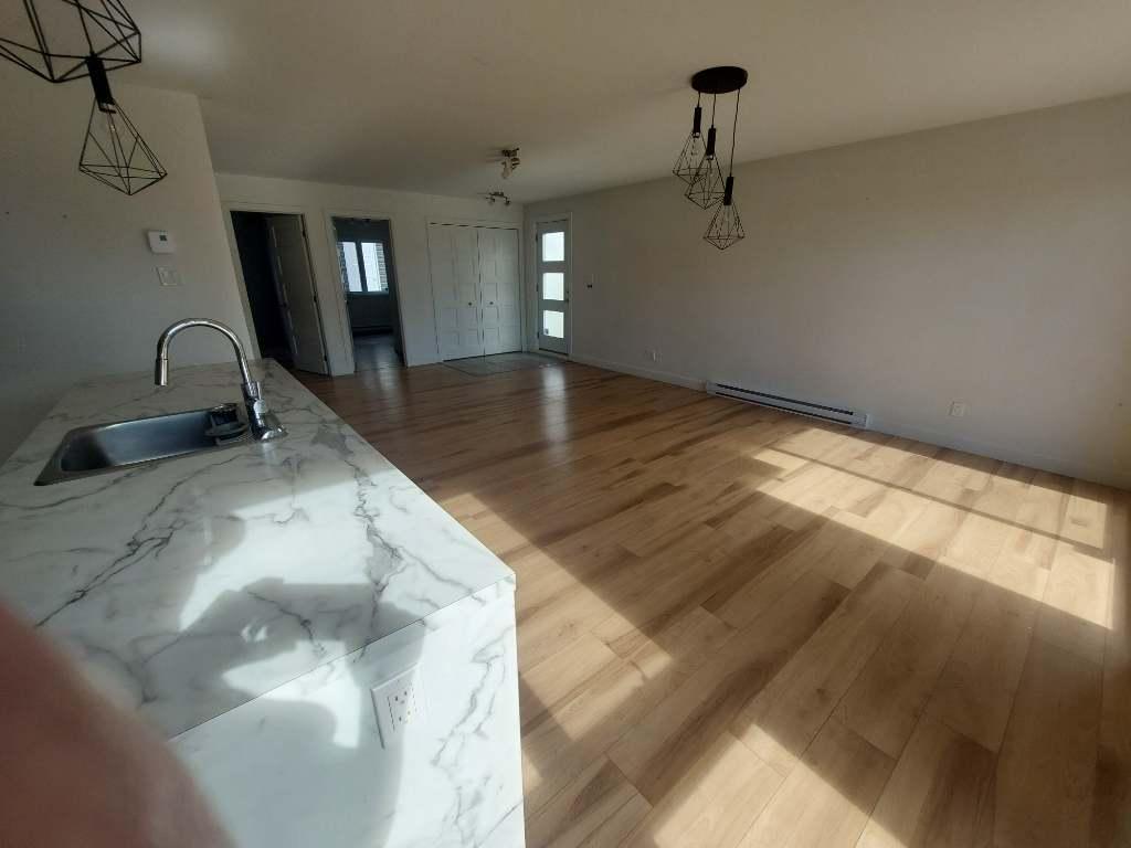 LIBRE Beau 4 1/2 Gratuit fin Nov. $$$$ | 3179909