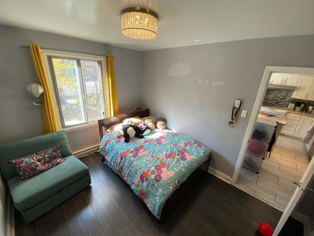 Beau 8 1/2 rénové proche métro Fabre | 3179985