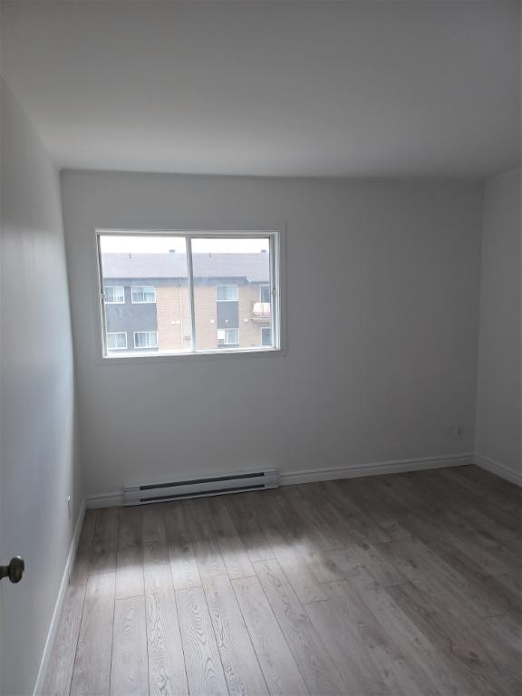 41/2 Québec**Charlesbourg**1 mois gratuit**Ascenseur**Béton**Frais peint**Non fumeur de toute substance**libre à partir de décembre, 1225$ | 3182450