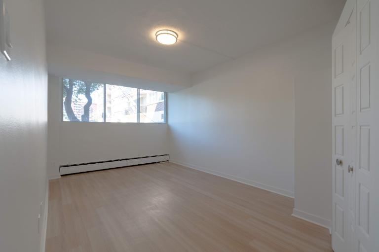 1 CH - 1 SDB - St-Laurent - $1,395 /mo | 3180395