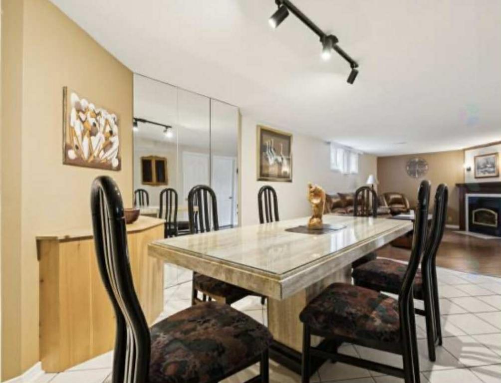 Grand logement 1 chambre à louer - tous les frais inclus !! 1400$/mois | 3180398