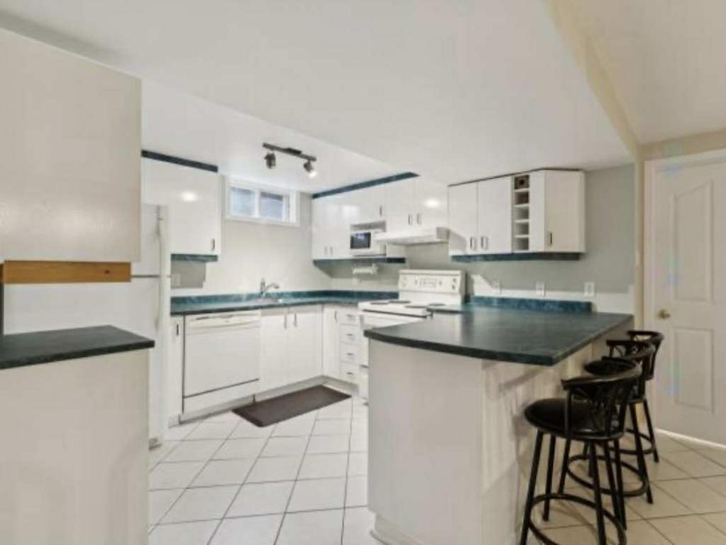 Grand logement 1 chambre à louer - tous les frais inclus !! 1400$/mois | 3180398