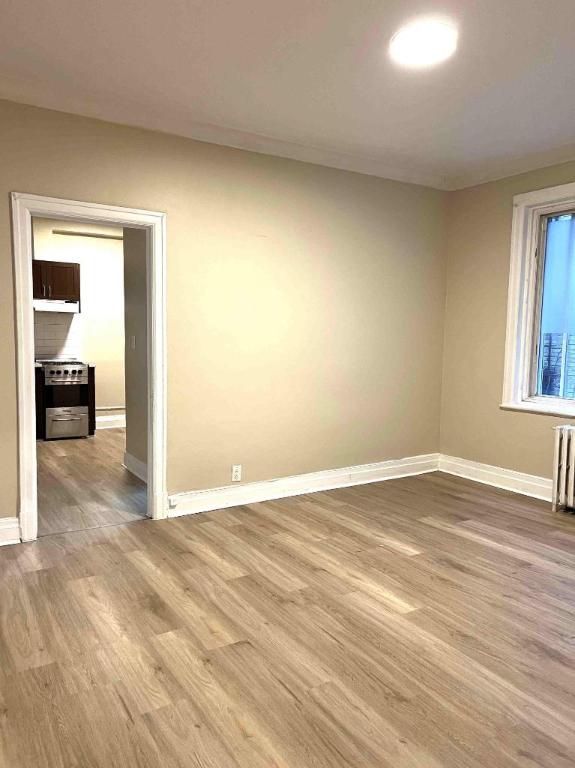 PRES DU METRO SNOWDON 3 CHAMBRES FERMEES- RENOVE | 3180469