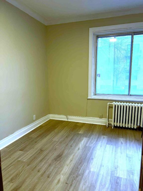 PRES DU METRO SNOWDON 3 CHAMBRES FERMEES- RENOVE | 3180469