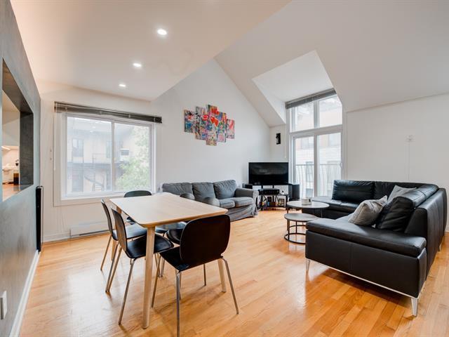 Superbe condo 4 1/2 au centre-ville | 3180538