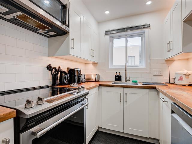 Superbe condo 4 1/2 au centre-ville | 3180538