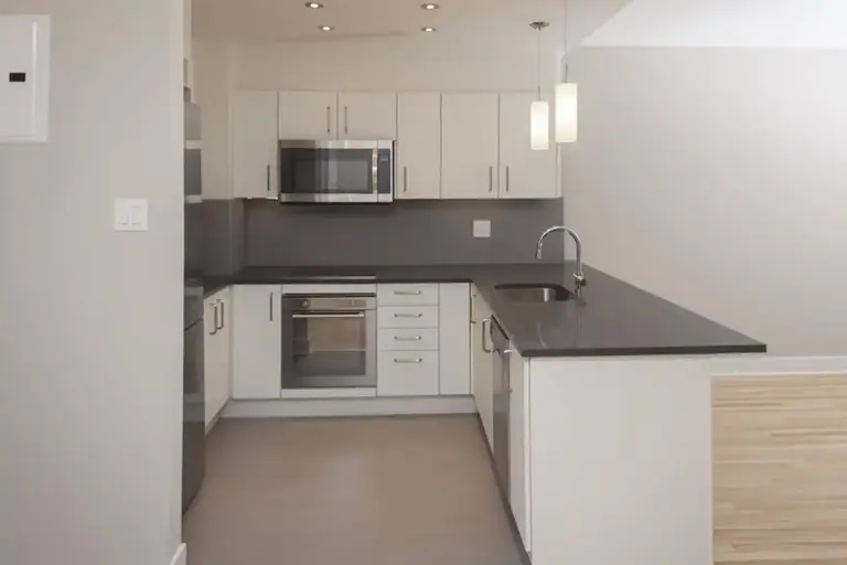 Mountain Place | 3468 Rue Drummond, Montreal | 3180634