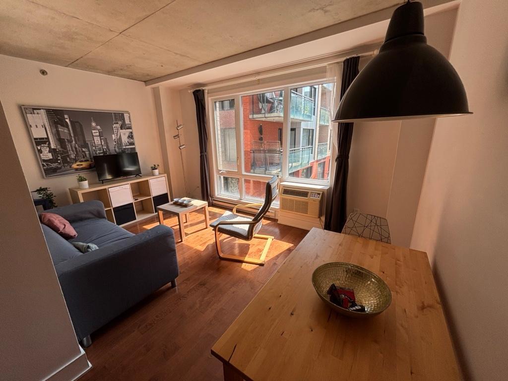 Bachelor très propre - 1400$ tout inclus - centre-ville - libre tout de suite | 3180839