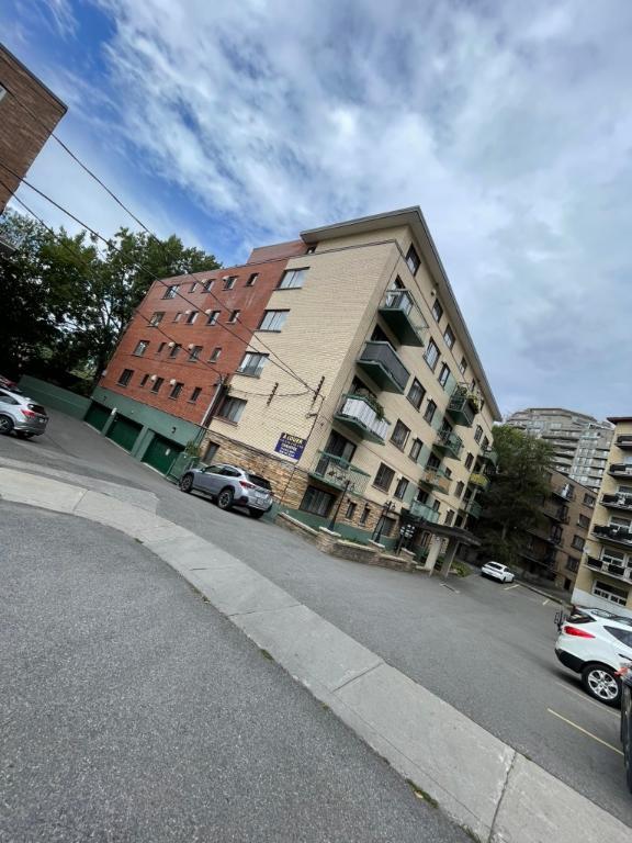 À louer 1400$ – 4 ½ au 2715 Place Darlington, Côte-des-Neiges | 3180840