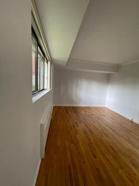 À louer 1400$ – 4 ½ au 2715 Place Darlington, Côte-des-Neiges | 3180840