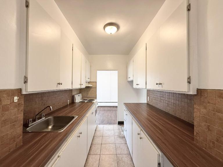 1 CH - 1 SDB - Westmount - $1,350 /mo | 3181196