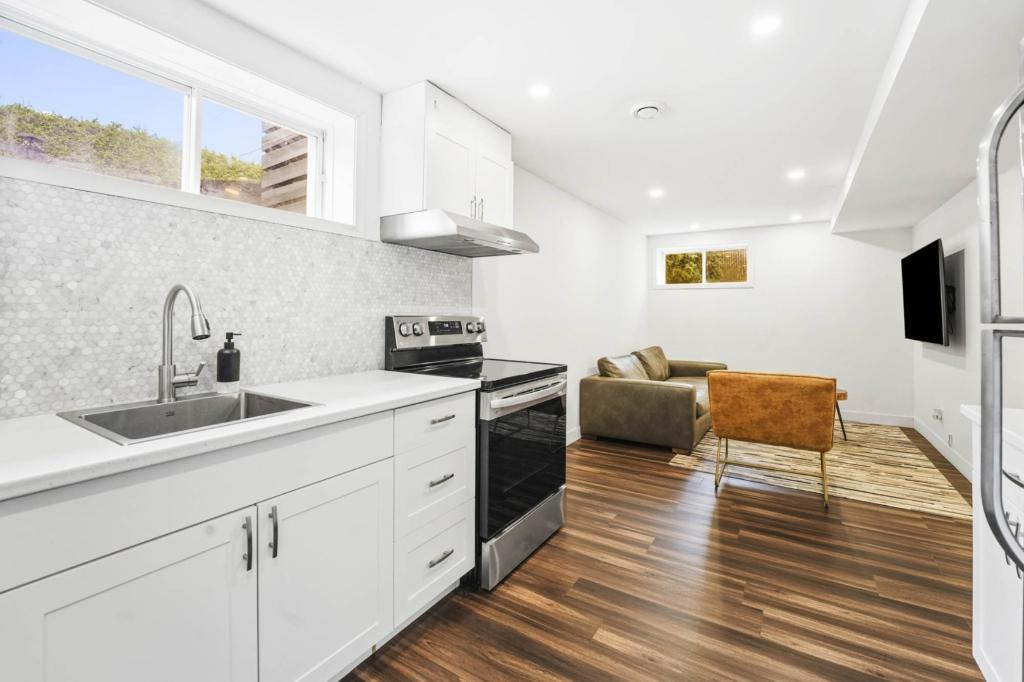 ⭐️ Bachelor 3 1/2 entièrement rénové tout compris meublé - Repentigny ⭐ | 3181198