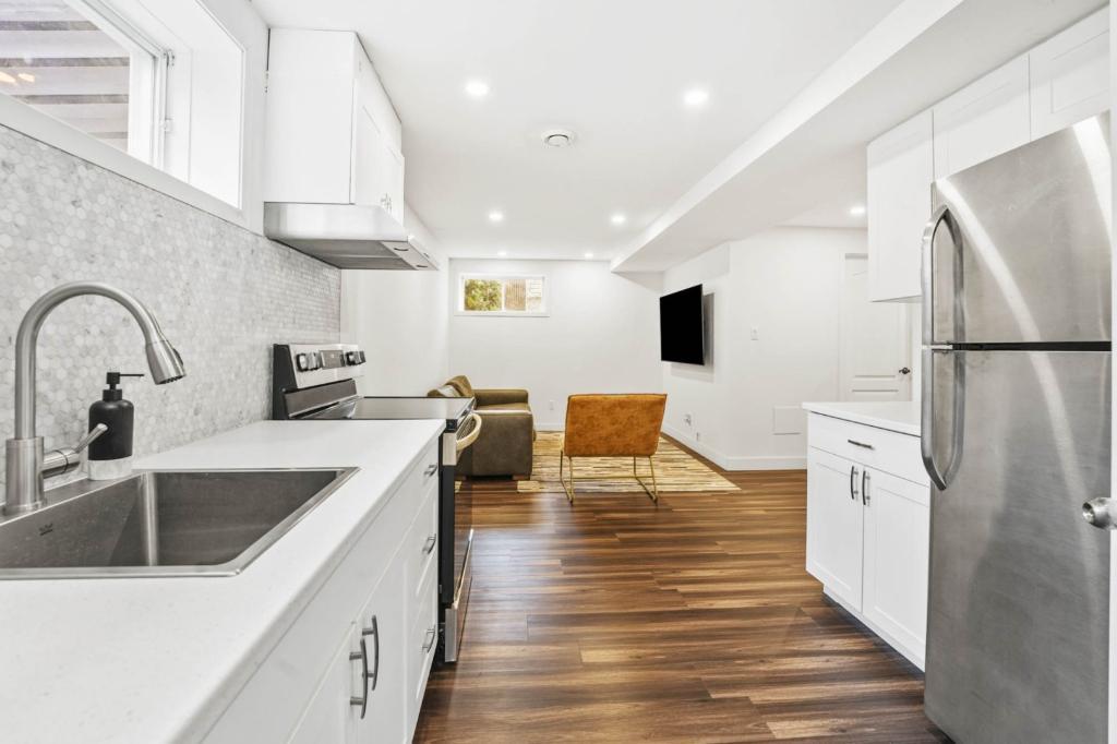 ⭐️ Bachelor 3 1/2 entièrement rénové tout compris meublé - Repentigny ⭐ | 3181198