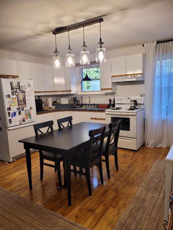4 ½ $1285 à 5 mi de la gare St-Basile-le-Grand | 3181201