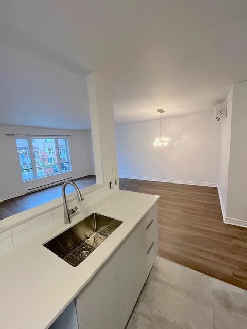 Laval_secteur Pont-Viau_Grand 4 1/2 | 3181261