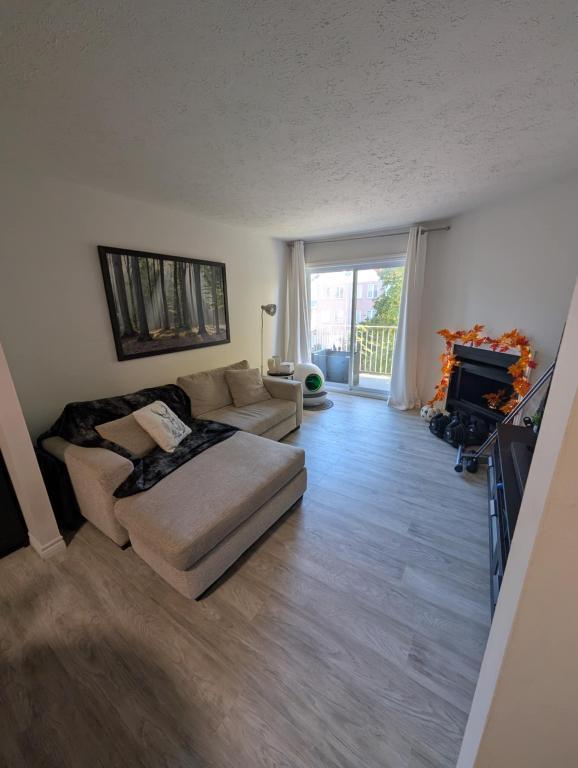 LAPRAIRIE, beau 4 1/2 style condo pres services et transport | 3181702