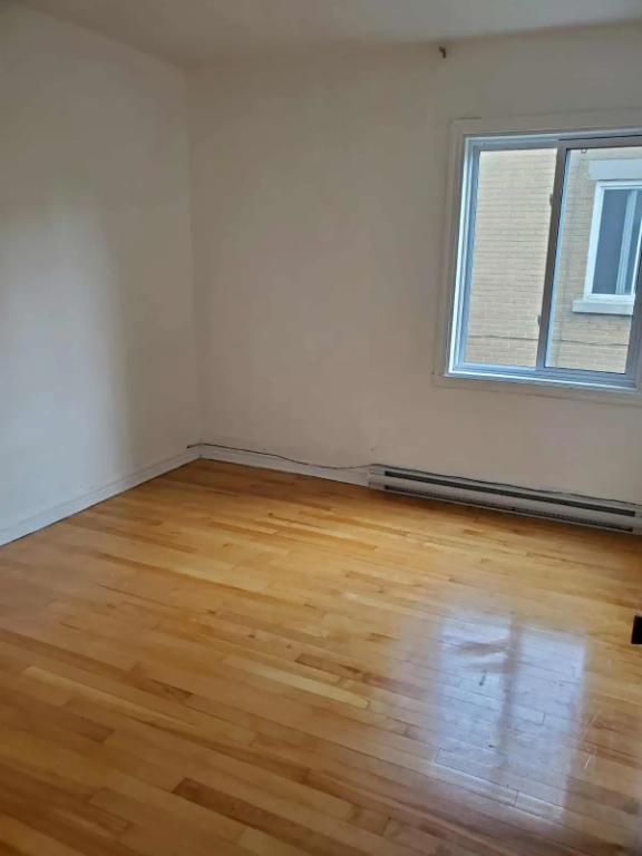 3 1/2 IMMEDIATE - RENOVE - VILLE ST LAURENT - PRES DU REM | 3181712