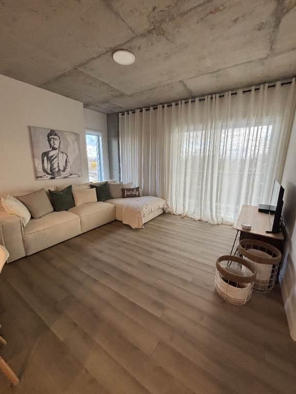 ✨ 3 ½ moderne, dernier étage, très lumineux – Wi-Fi & stationnement intérieur inclus ! | 3181890