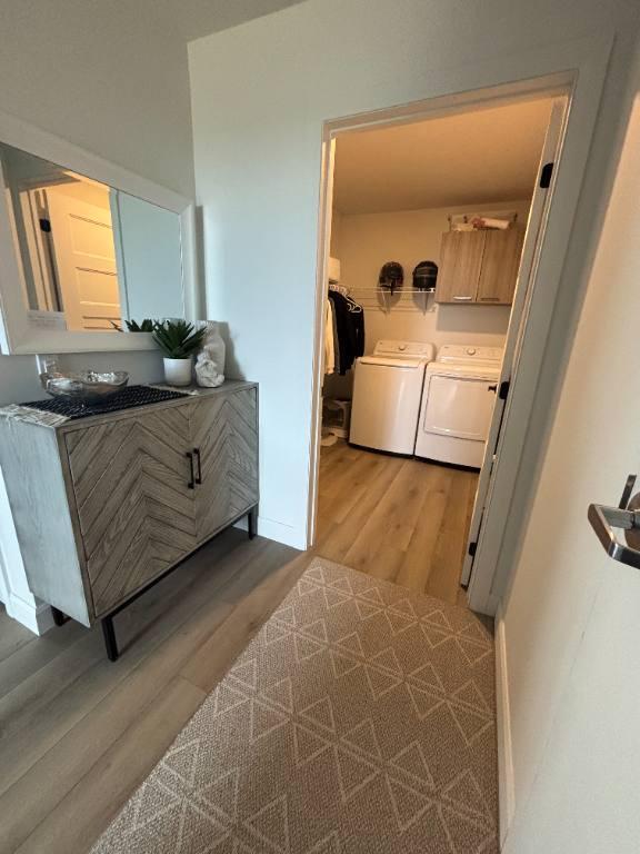 ✨ 3 ½ moderne, dernier étage, très lumineux – Wi-Fi & stationnement intérieur inclus ! | 3181890