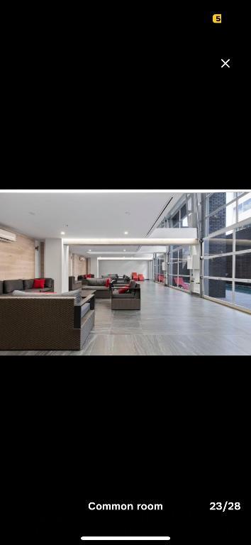 Closed metro Atwater 4 1/2 condominium rent | 3182048