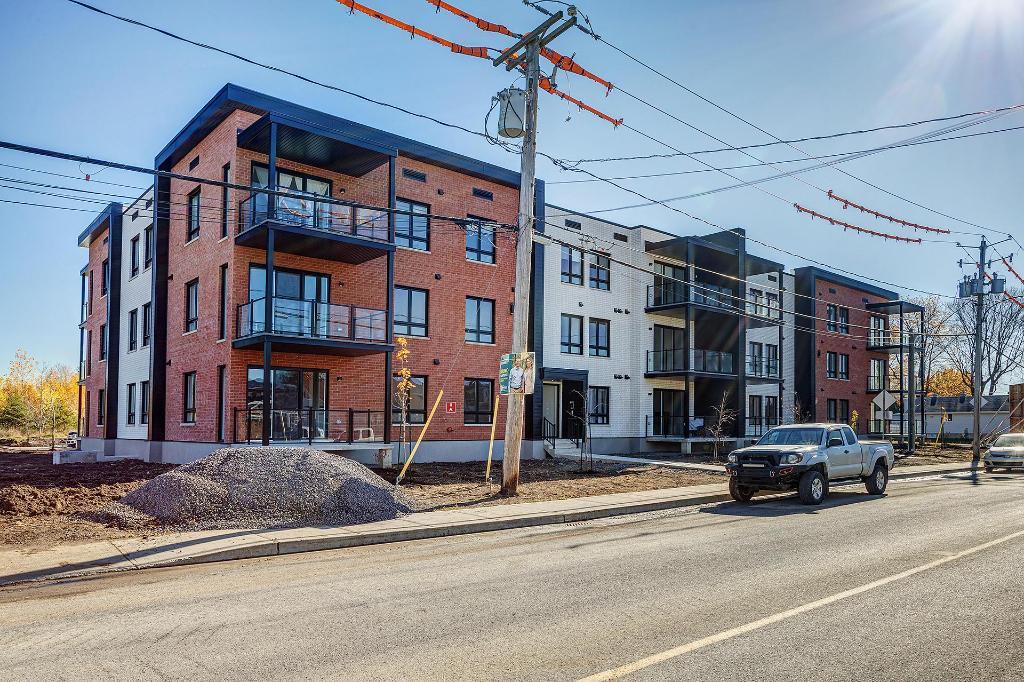 IMMEUBLE 55 ans et plus - 4 1/2 STATIONNEMENT INTÉRIEUR - ASCENSEUR | 3182235