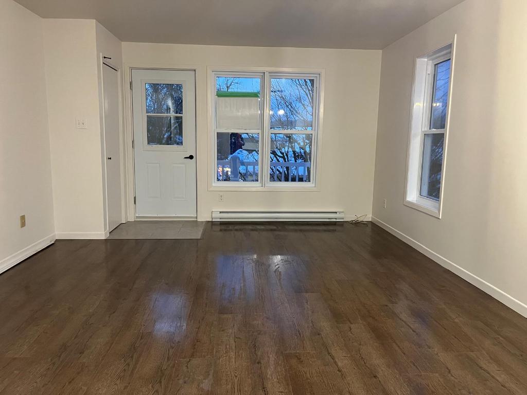 Beau 4 1/2 à Sutton rénové | 3183247