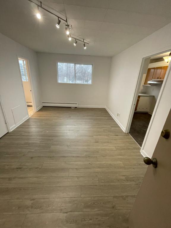 À Louer 2 1/2 | 3182802