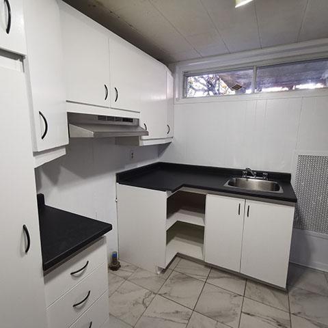 Grand Bachelor Appartement Renove ,entrée privée a loué a Laval H7N DemiSous-Sol | 3184031