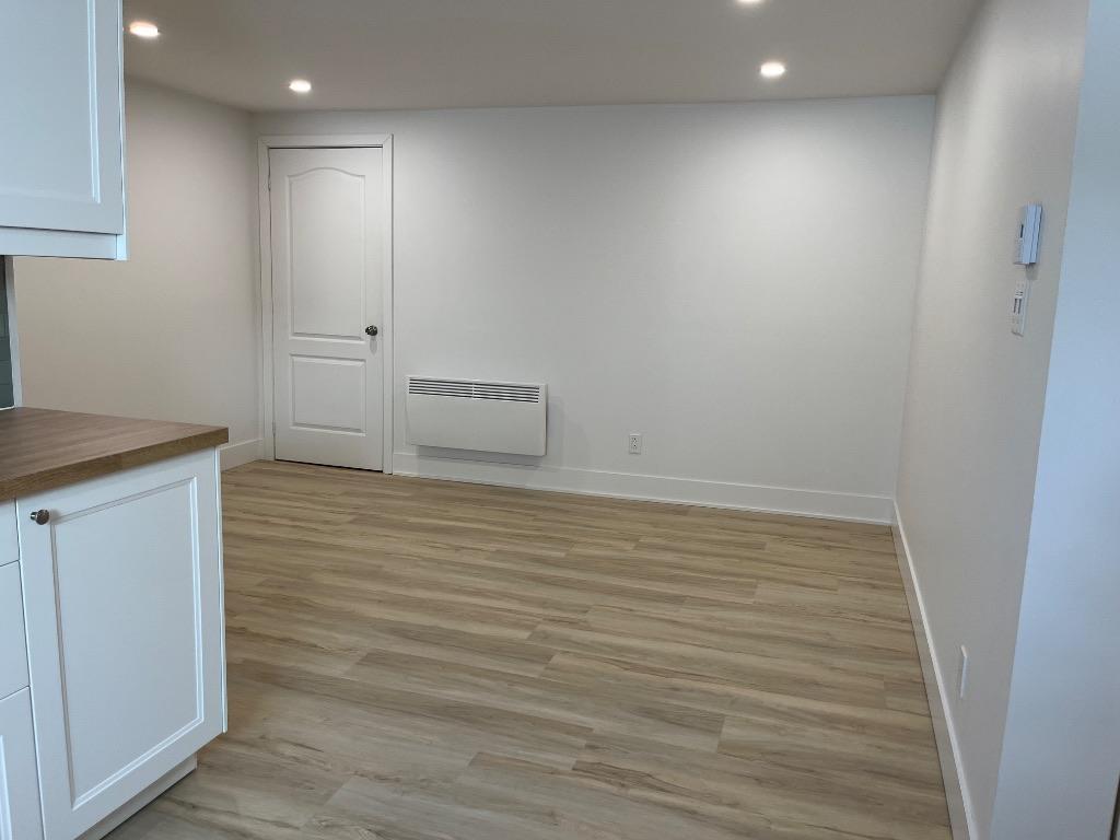 3 1/2 complètement neuf | 3182818