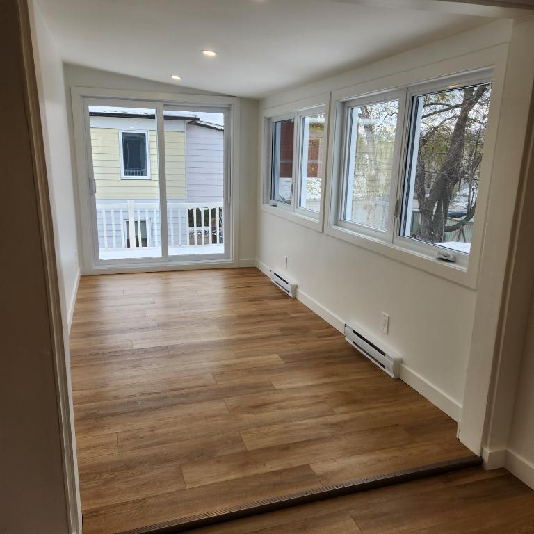 5 1/2 à Laval, rénové avec cours | 3182945