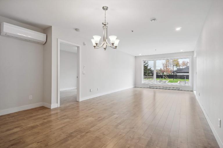 2 CH - 2 SDB - Bromont - $2,265 /mo | 3182953