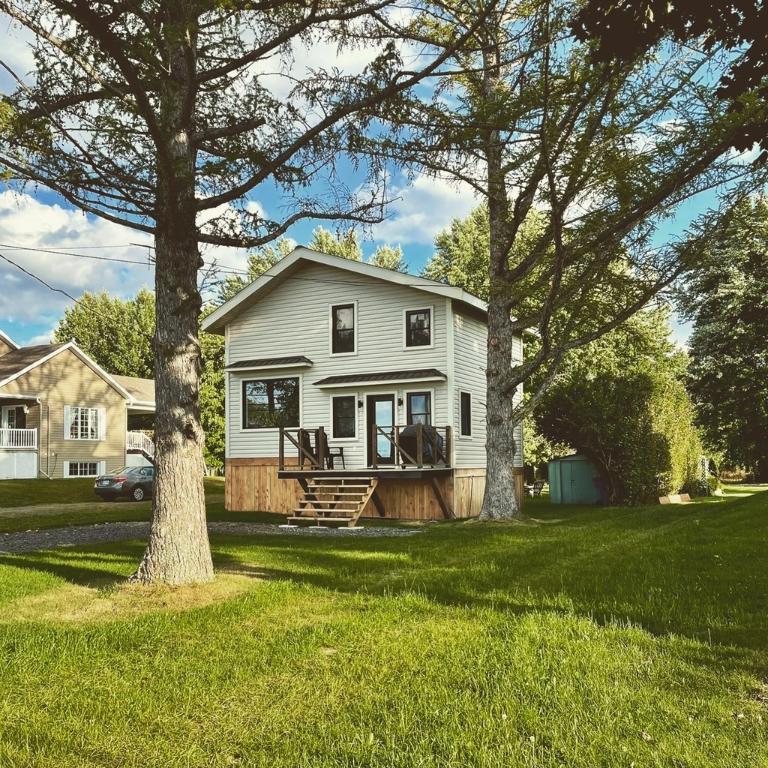 MAISON MEUBLÉ à LOUER 1H de MONTREAL BORD de L'EAU CHALET SOREL TRACY SAINTE ANNE DE SOREL | 3186953