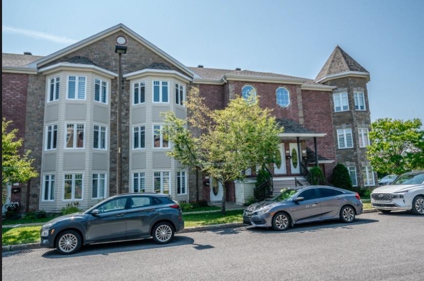 Grand condo 3 1/2 + | 3191073