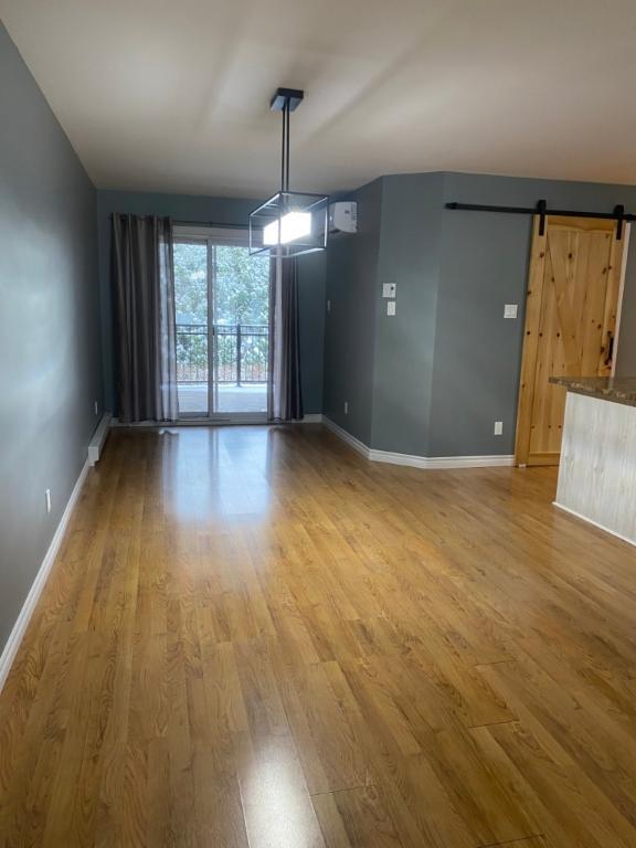 Grand condo 3 1/2 + | 3191073